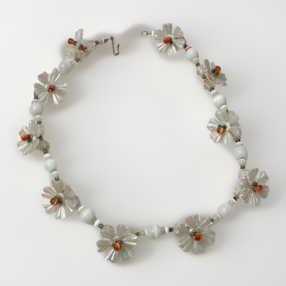 The Unbranded Brand Jewelry - Vintage Mother of Pearl Daisy Flower Necklace Glass Cats Eye Choker 15" Romantic